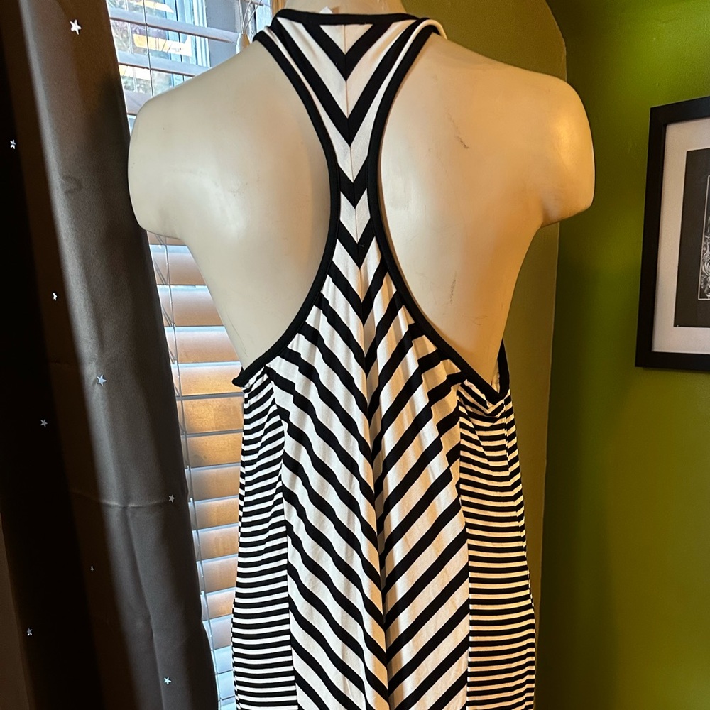 Soma Black and White Chevron Maxi Dress with built in bralette - Picture 6 of 7